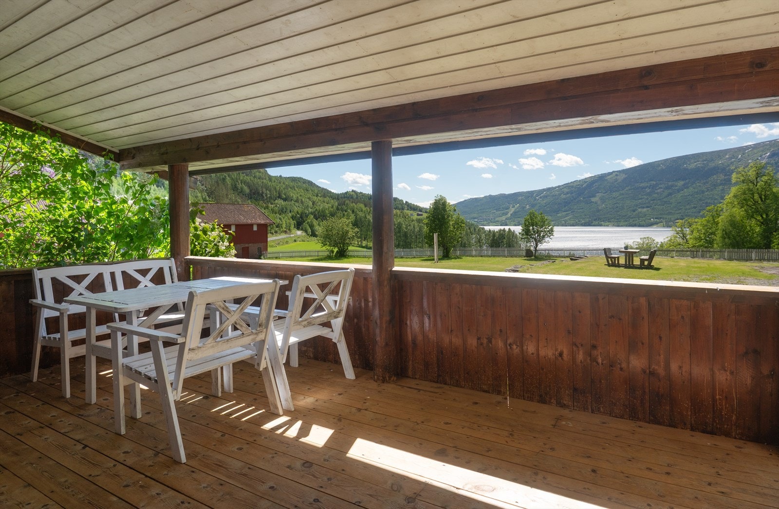 Bygningen er i dag benyttet som gjestehus, men er svært ideell for utleie eller om flere generasjoner skal inn på tunet. Galleribilde