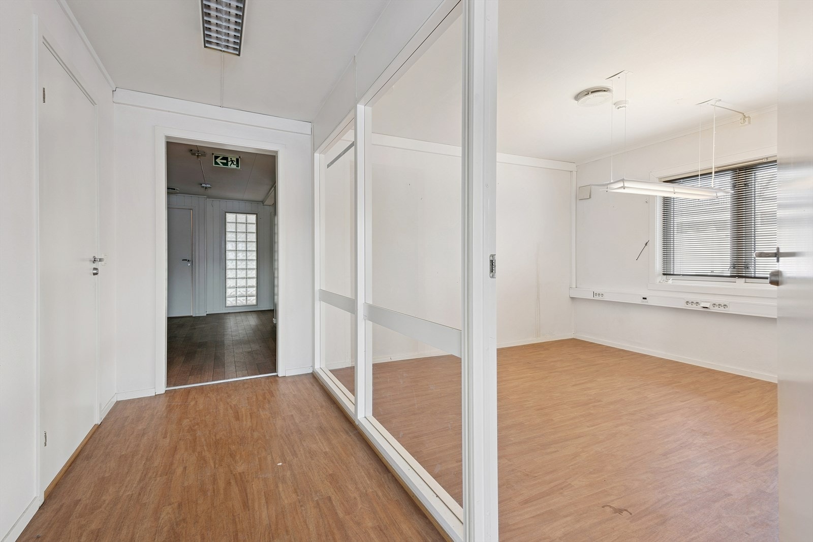 Gang og kontor i 2. etasje Galleribilde