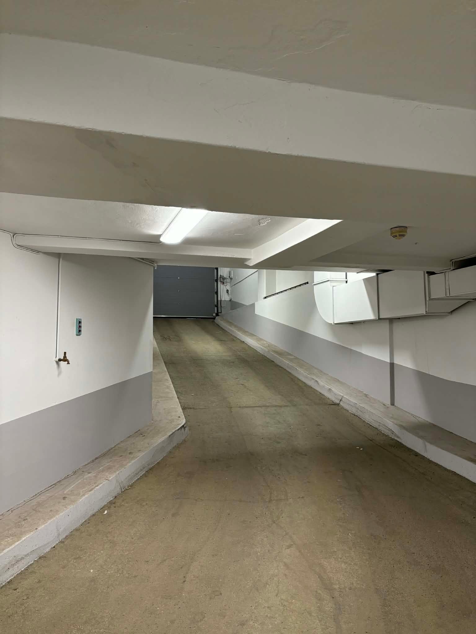 Innkjørsel parkeringsplass/garasje Galleribilde