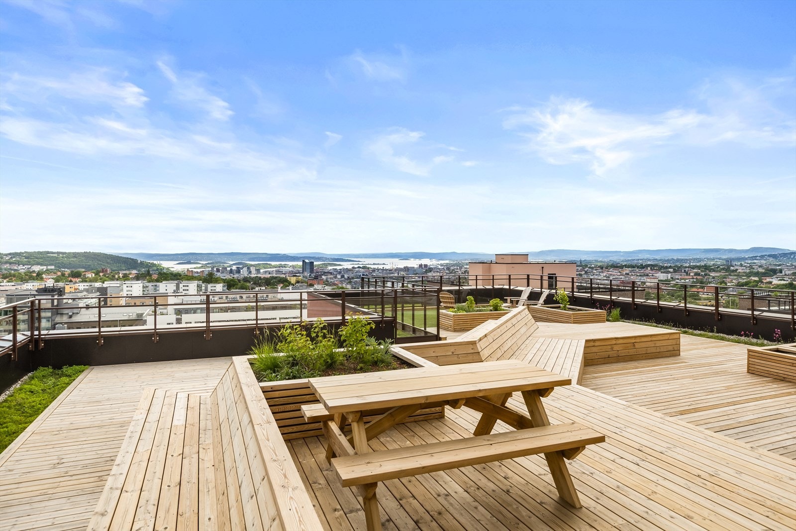 Felles takterrasse med fantastisk utsikt Galleribilde