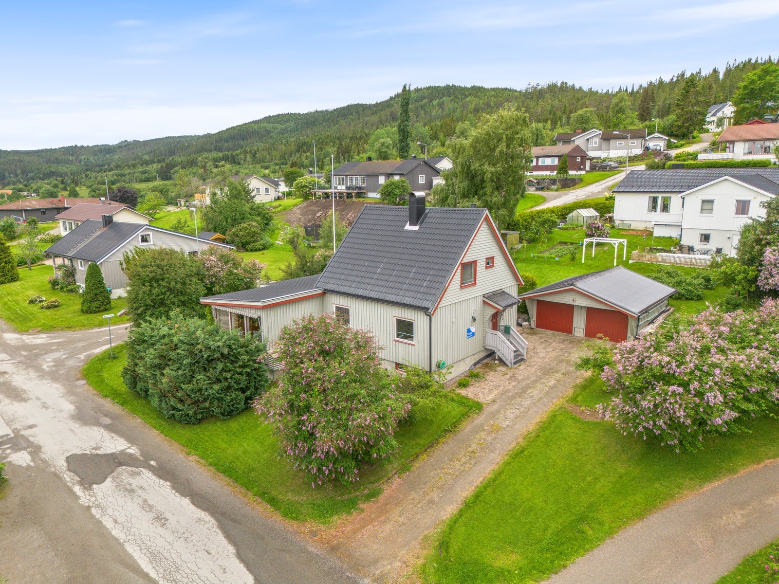 Velkommen til Kjerkreitvegen 41, presentert av EiendomsMegler 1 v/ Jim Håkon Ryan Karlsen. Foto: ELW media (Espen Wåde) Galleribilde