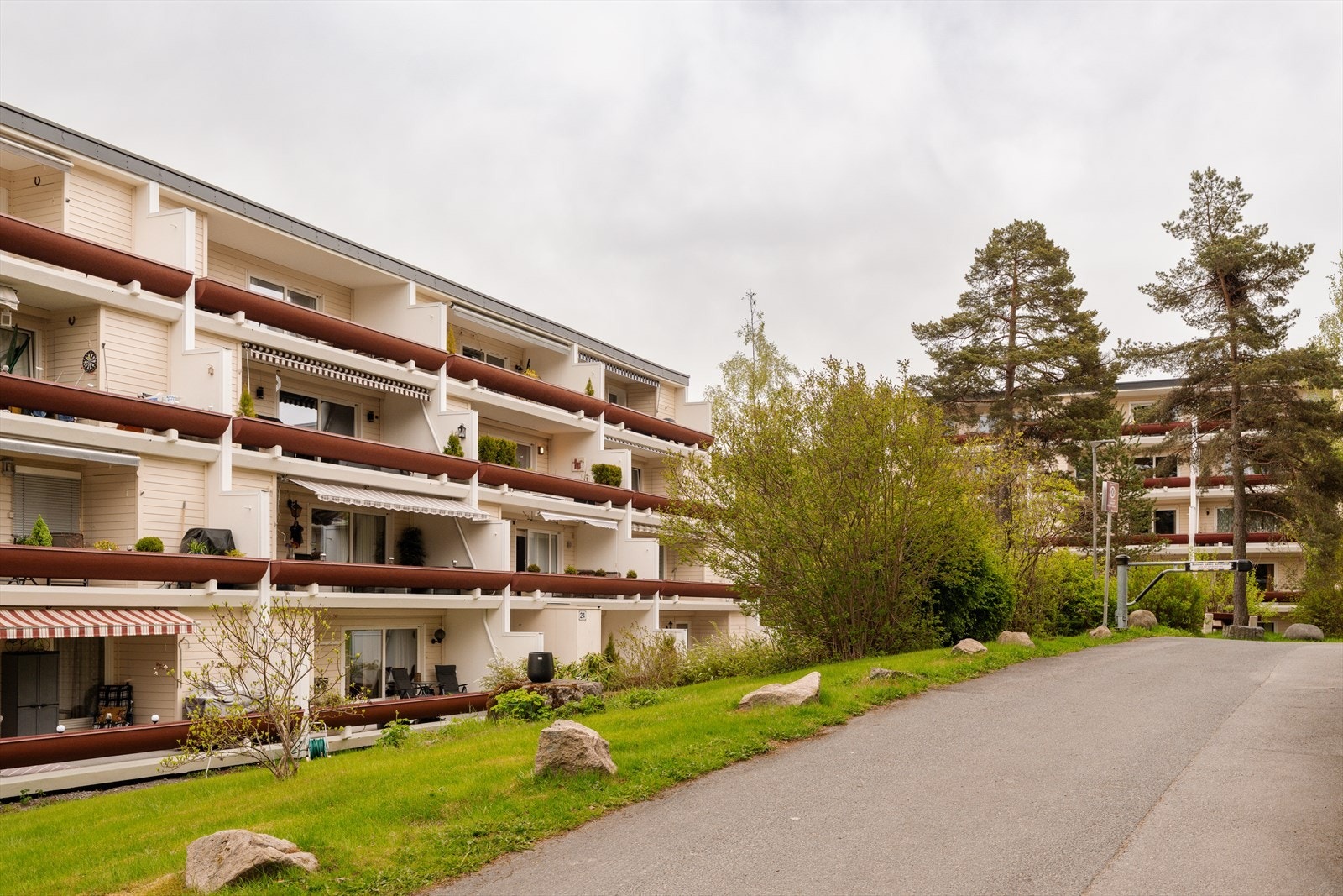 Området byr på flotte tur- og friluftsmuligheter året rundt. Gjelleråsmarka ligger i nærheten og har et omfattende nettverk av turstier, sykkeltraseer og preparerte skiløyper vinterstid. Galleribilde