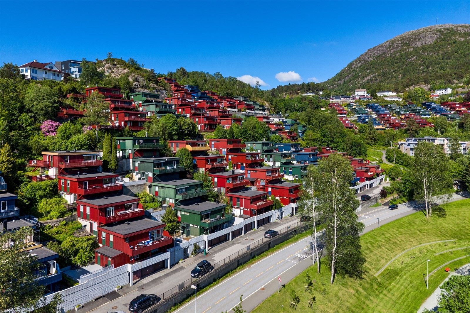 - Det er parkeringsplass tilknyttet boligen - Galleribilde
