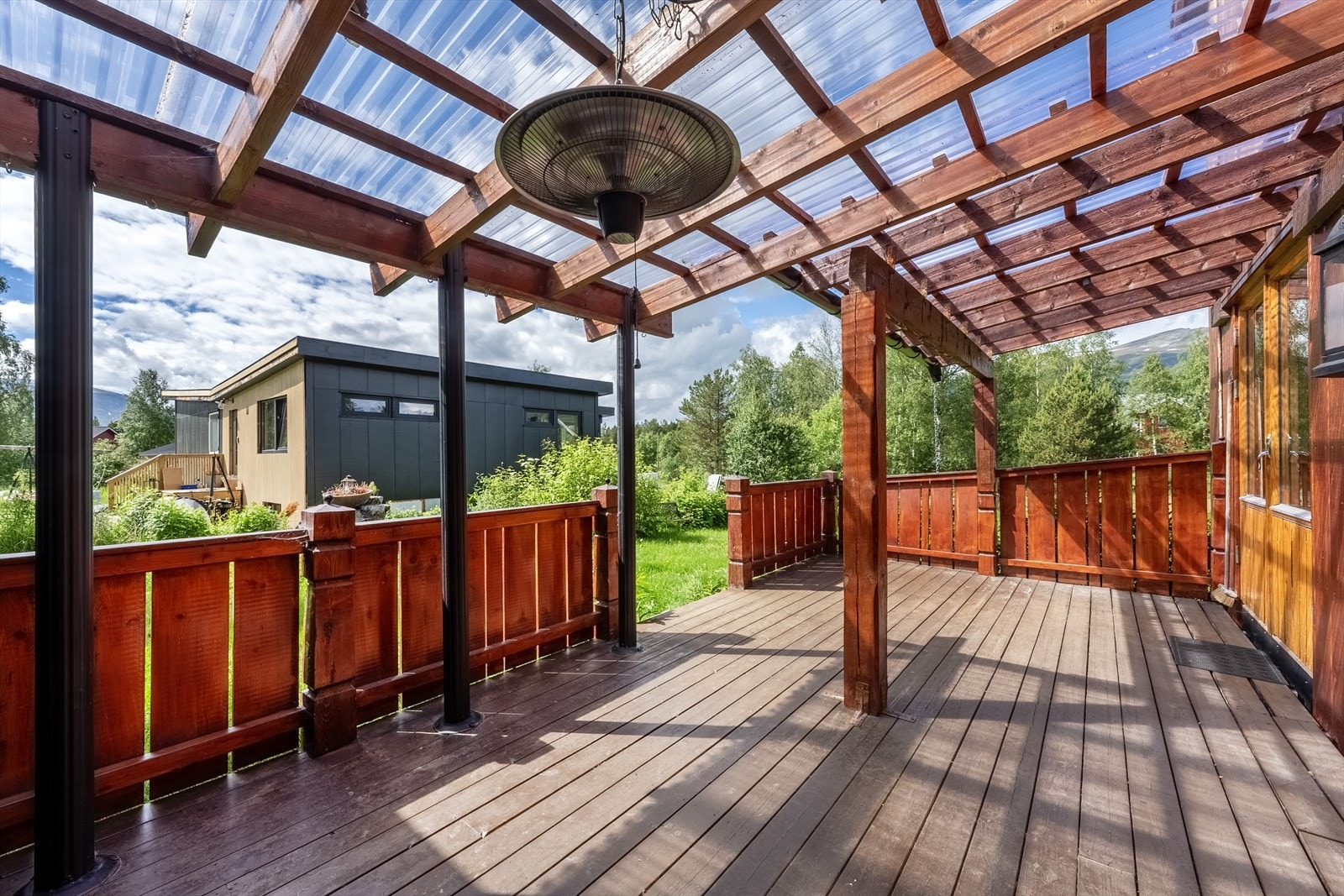 Sørvestvendt veranda/pergola på ca. 21m² Galleribilde