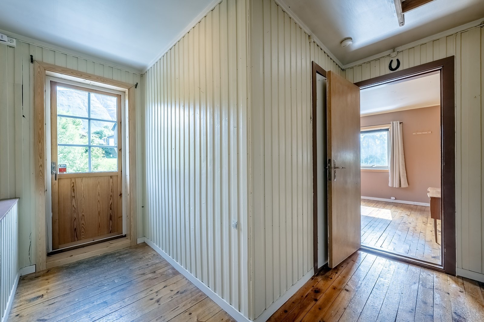 Utgang til lufteveranda på 8m² Galleribilde