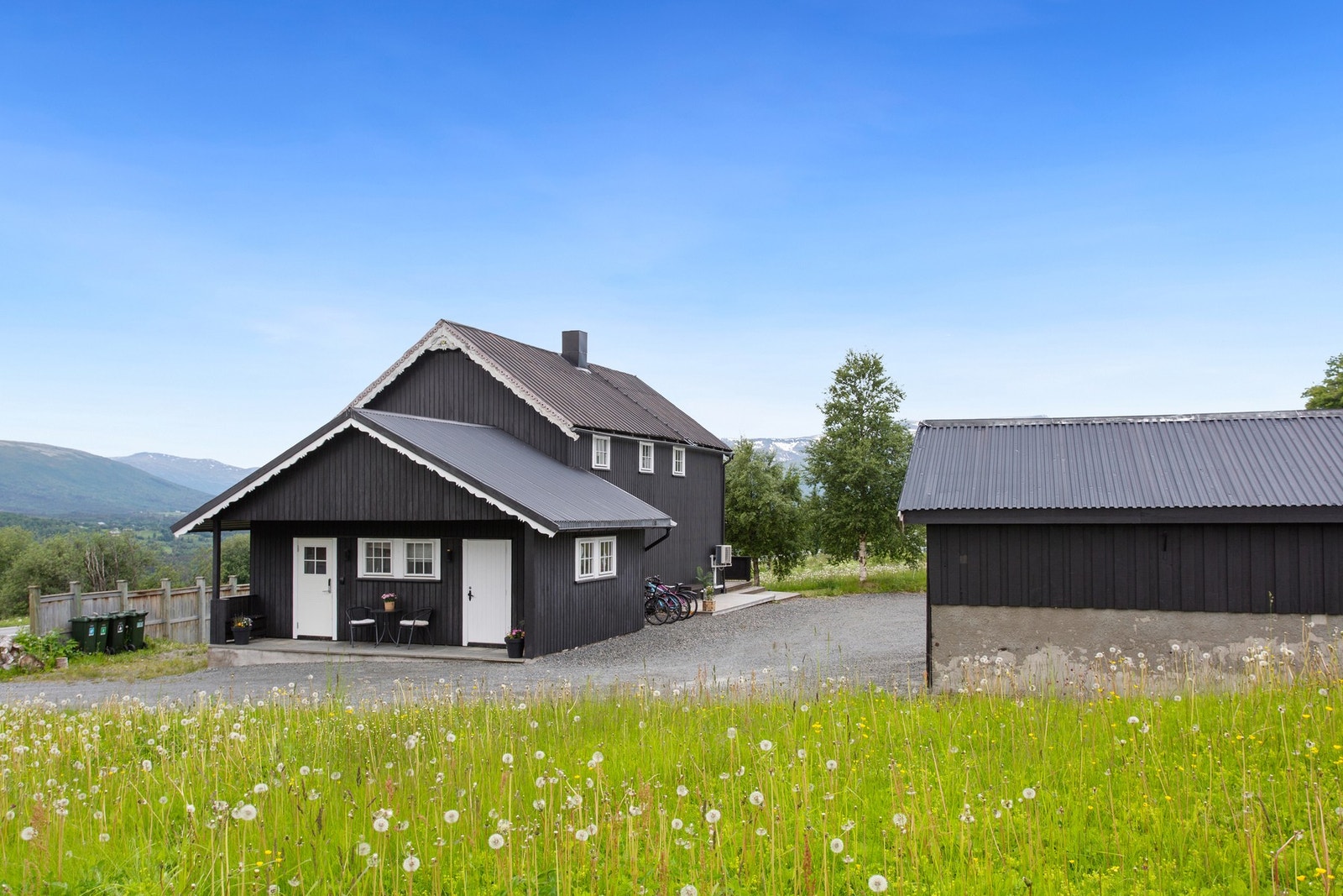 Velkommen til Sunndalsvegen 436! Foto: Bente Eidsmo. Galleribilde