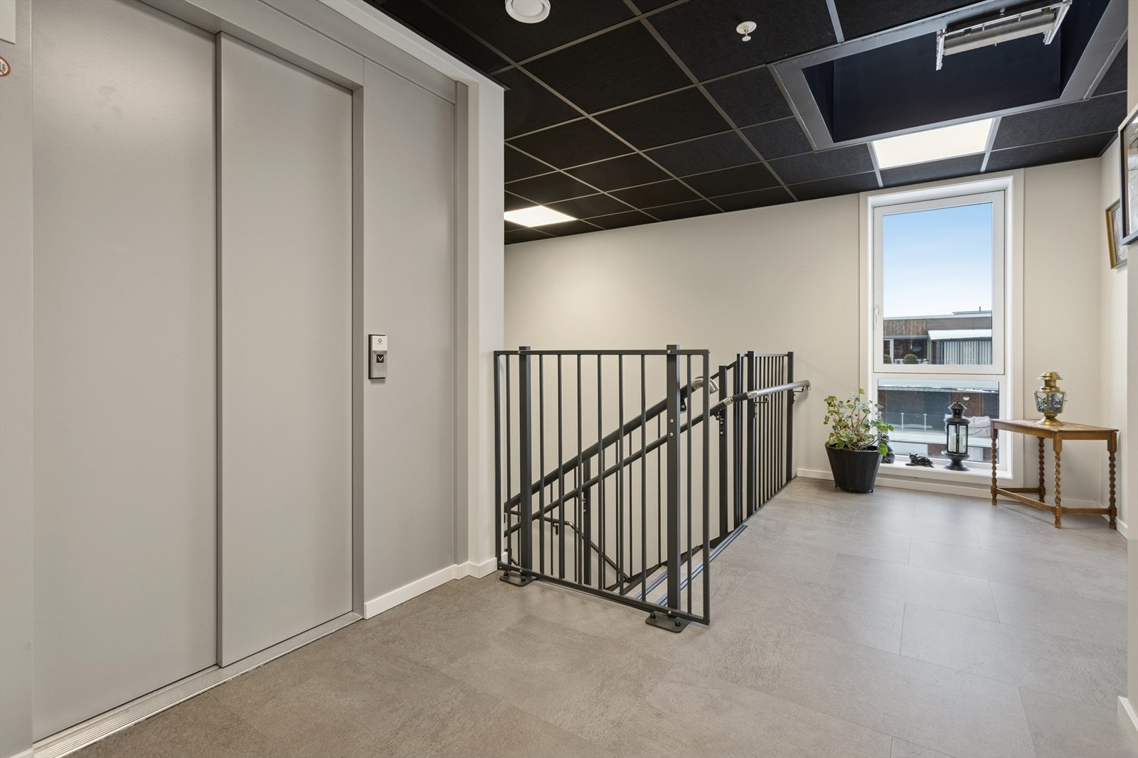 Hyggelige fellesområder og adkomst via heis. Galleribilde