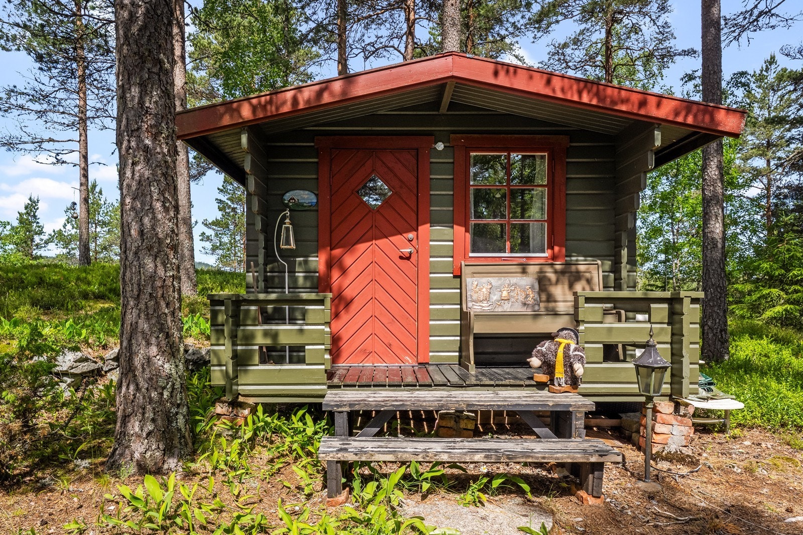 Anneks med overbygget veranda i forkant Galleribilde
