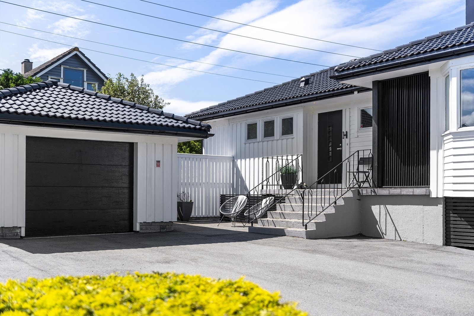 Egen inngang til underetasjen Galleribilde