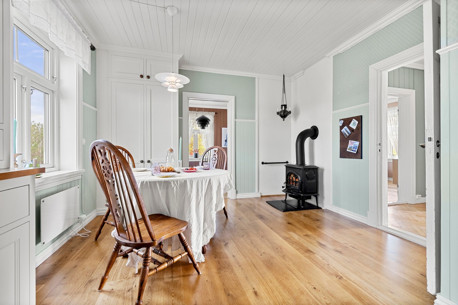 Hyggelig spiseplass for mindre måltider. Galleribilde