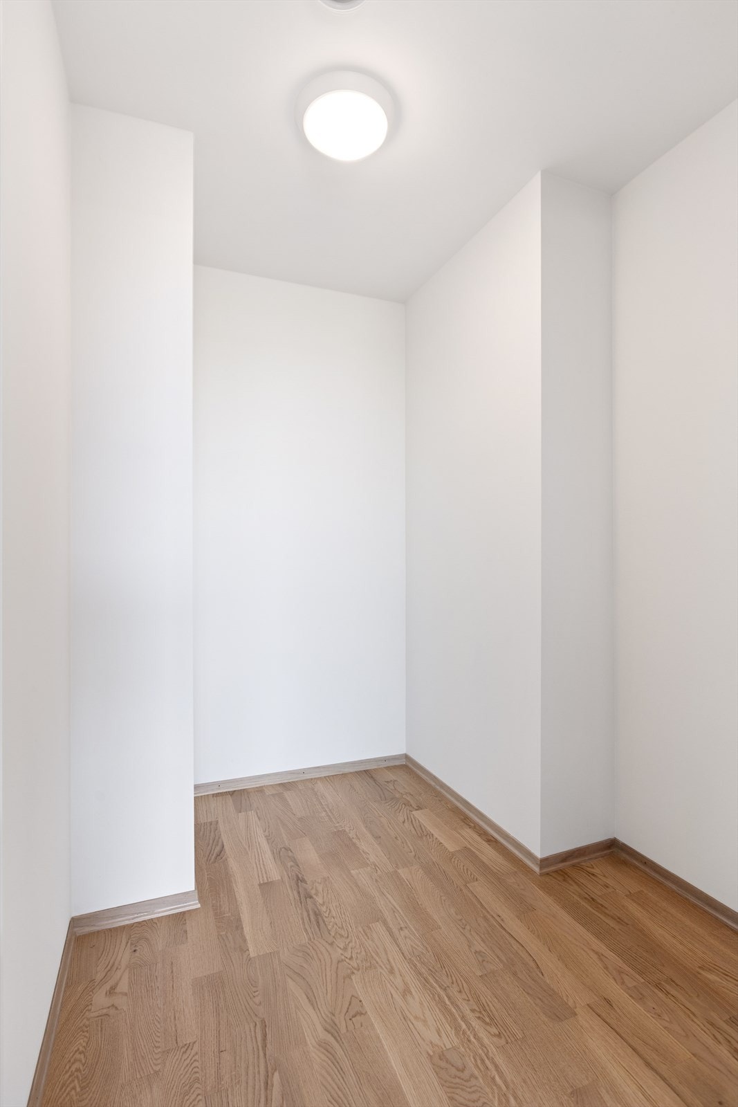 Innvendig bod for ekstra oppbevaring. Galleribilde