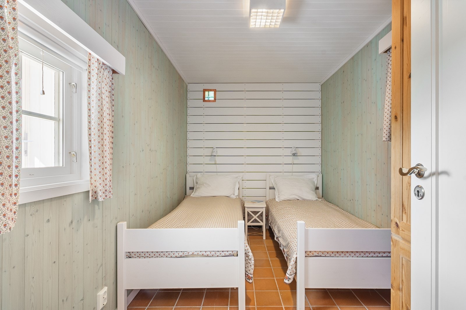 Innred etter behov, her er det rom for dobbeltseng, køyeseng eller praktiske enkeltsenger. Galleribilde