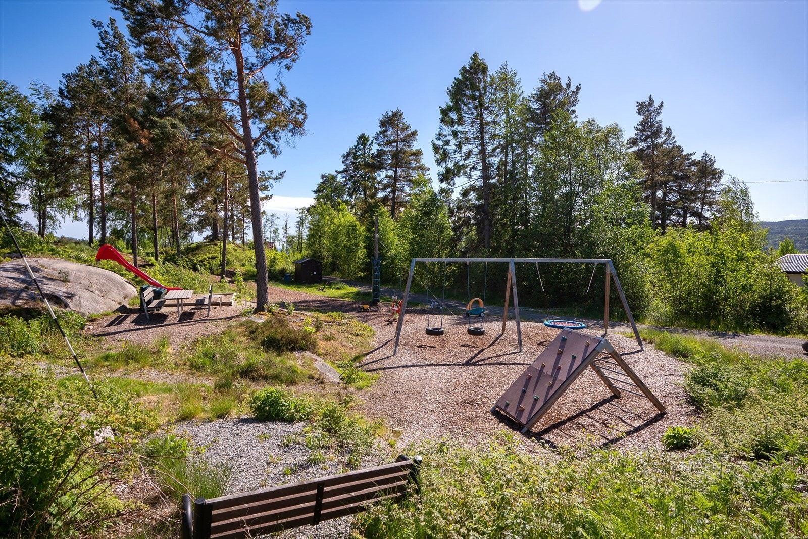 I tillegg er det felles lekeplass for barna. Galleribilde