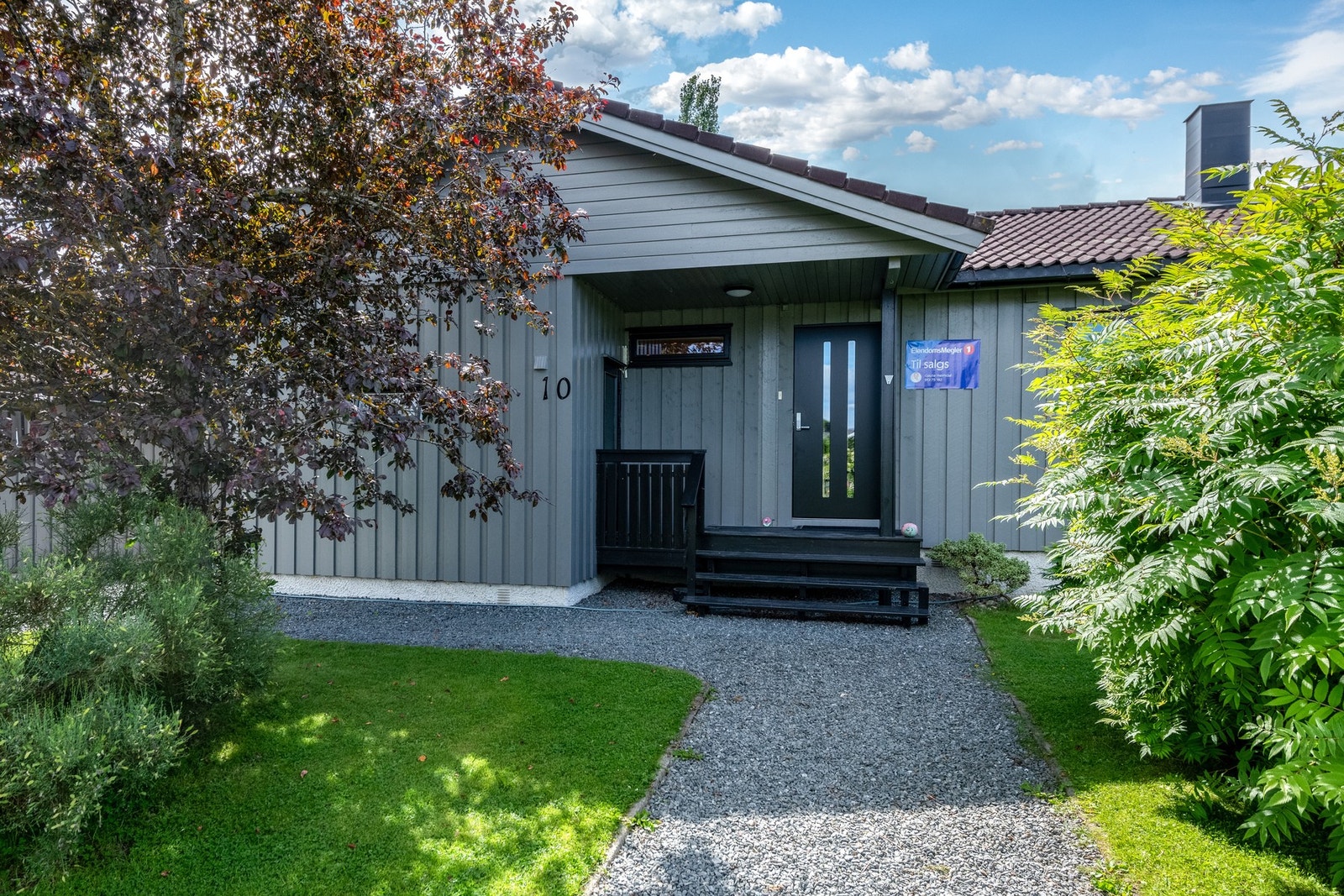 Inngangspartiet er praktisk og delvis takoverbygd. Galleribilde