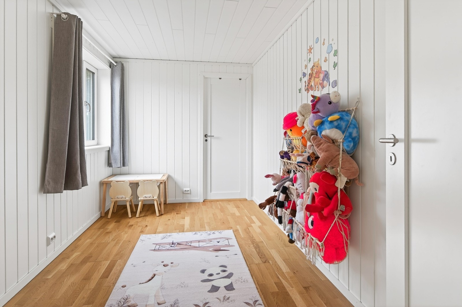 Soverom med egen bod/garderobe. Galleribilde