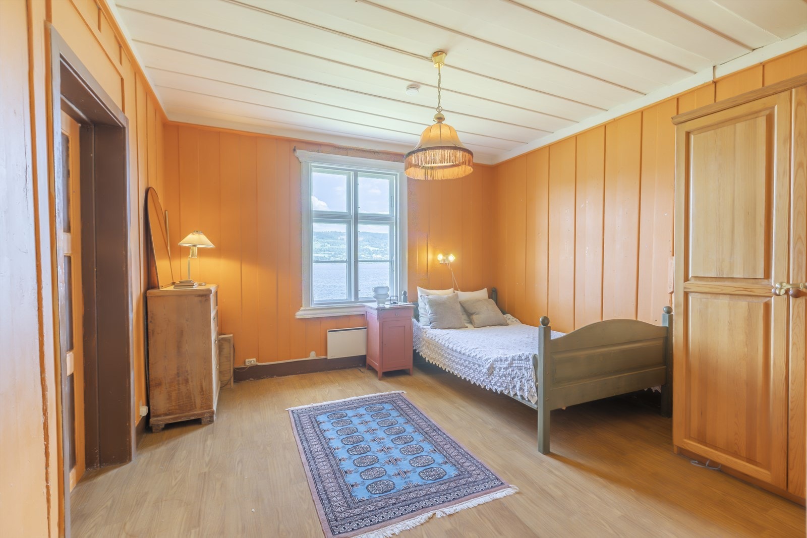 Med fire soverom tilbyr boligen rikelig med plass for den store familien eller for deg som ønsker egne rom til gjester, hjemmekontor eller fritidsaktiviteter. Foto: GMP Galleribilde