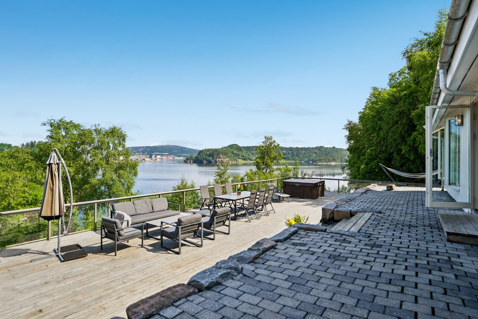 Meget stor terrasse Galleribilde