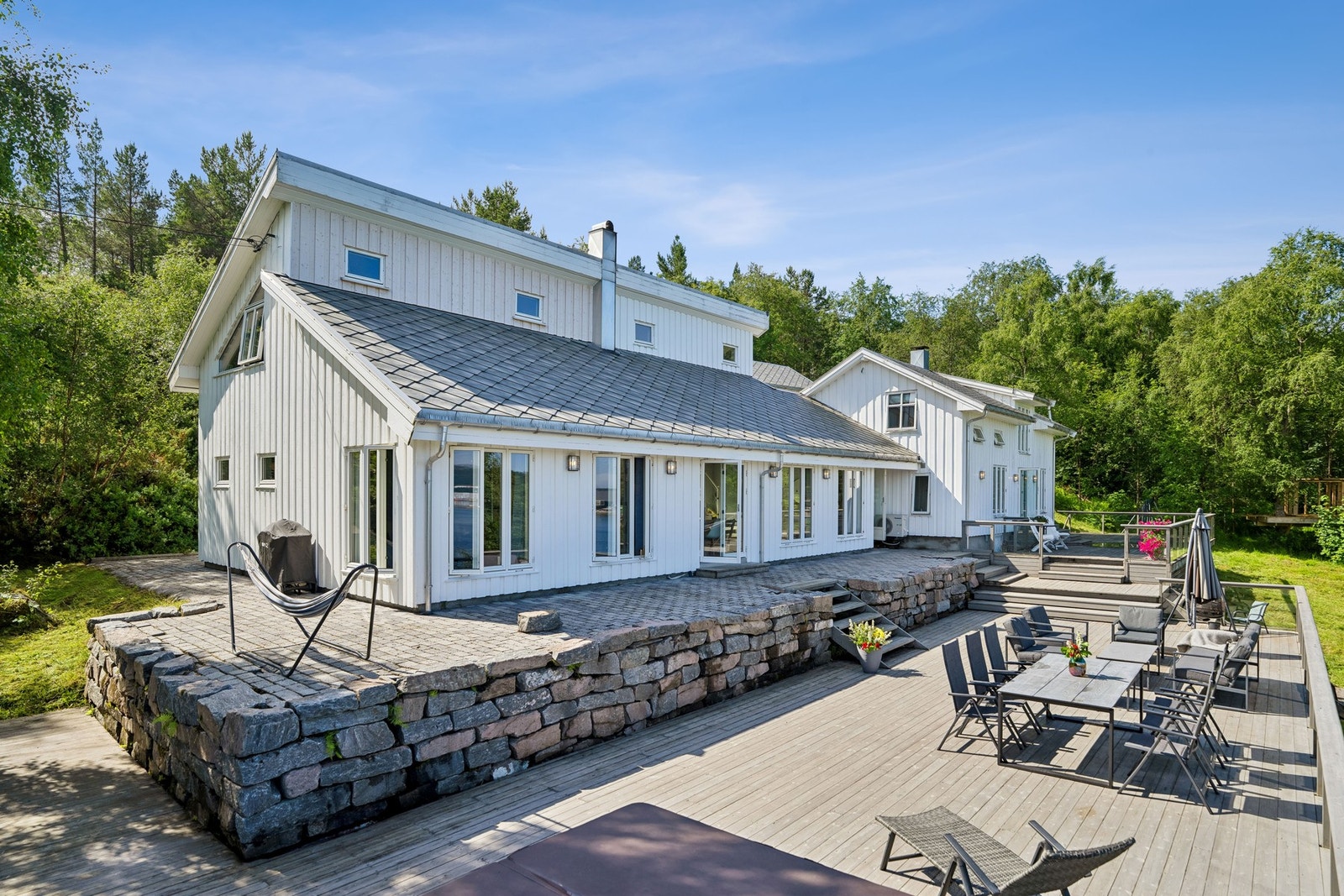 EiendomsMegler1 v/Karen Heggset Monge har gleden av å presentere Bolgvegen 115 Galleribilde