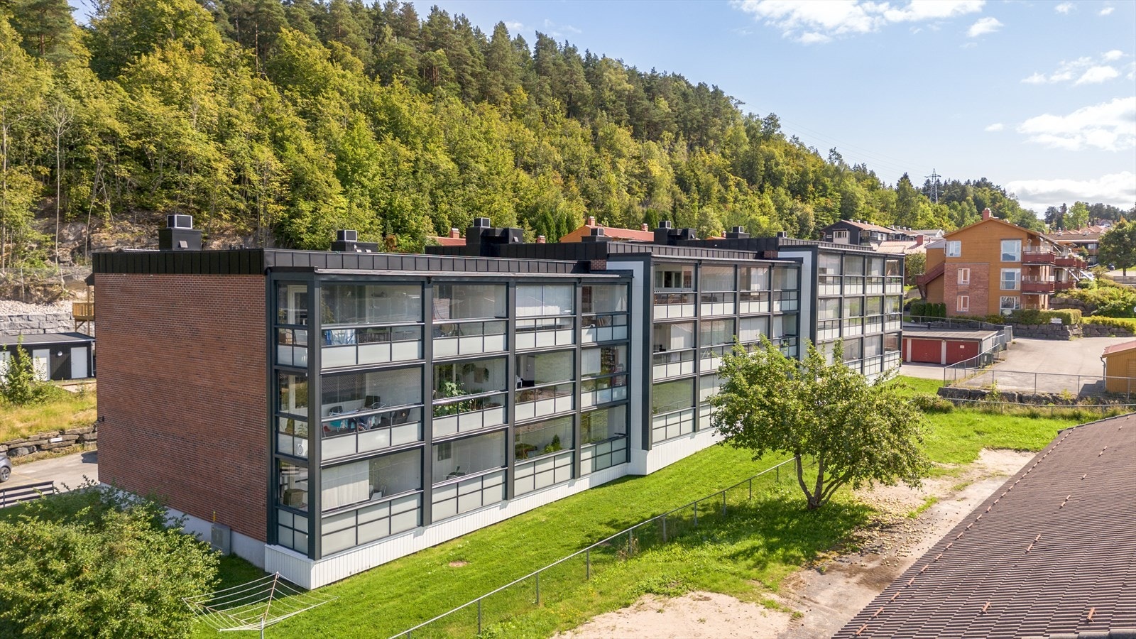 Kun ca. 1 km til Porsgrunn sentrum med alt hva byen har å tilby. Det er også kort avstand til Universitetet i Sørøst-Norge. Galleribilde