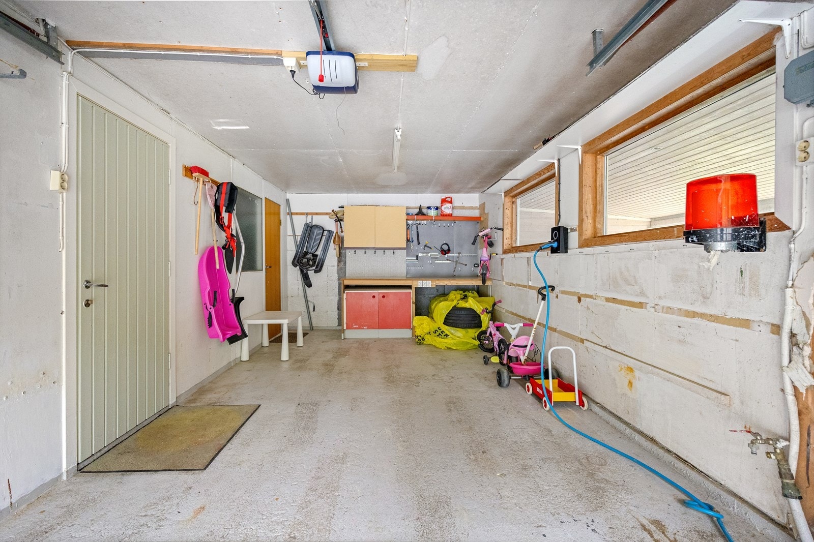 Garasjen. Galleribilde