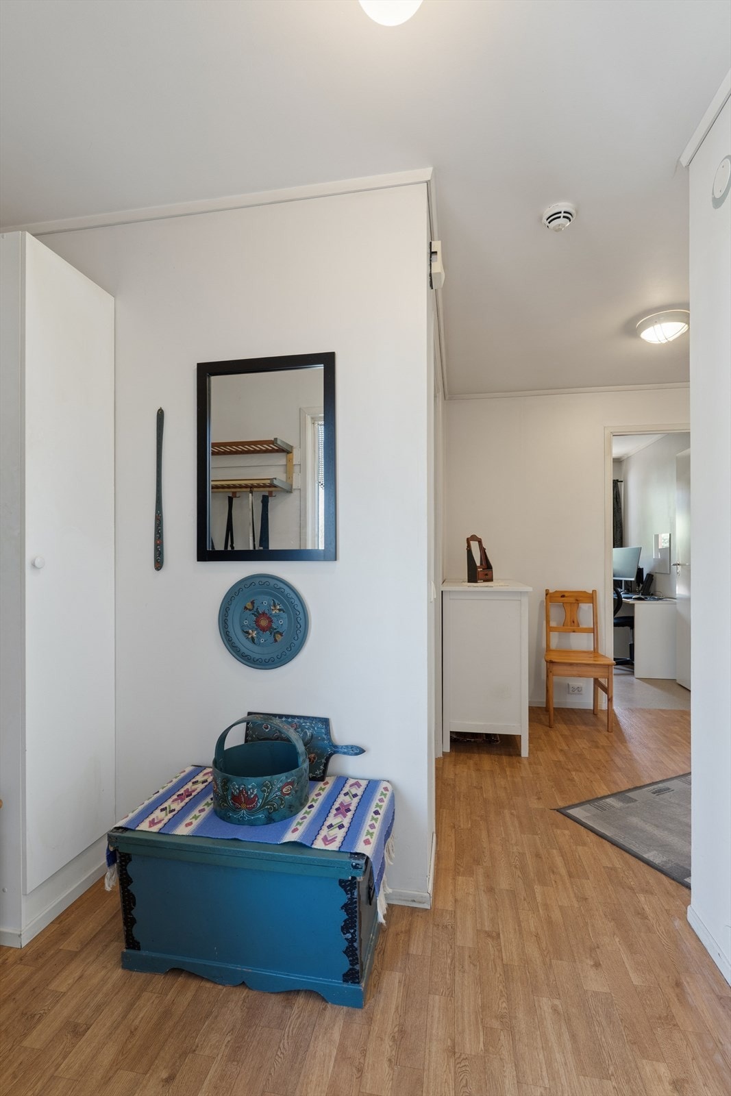 Fra gangen er det tilgang til alle rom i leiligheten. Galleribilde