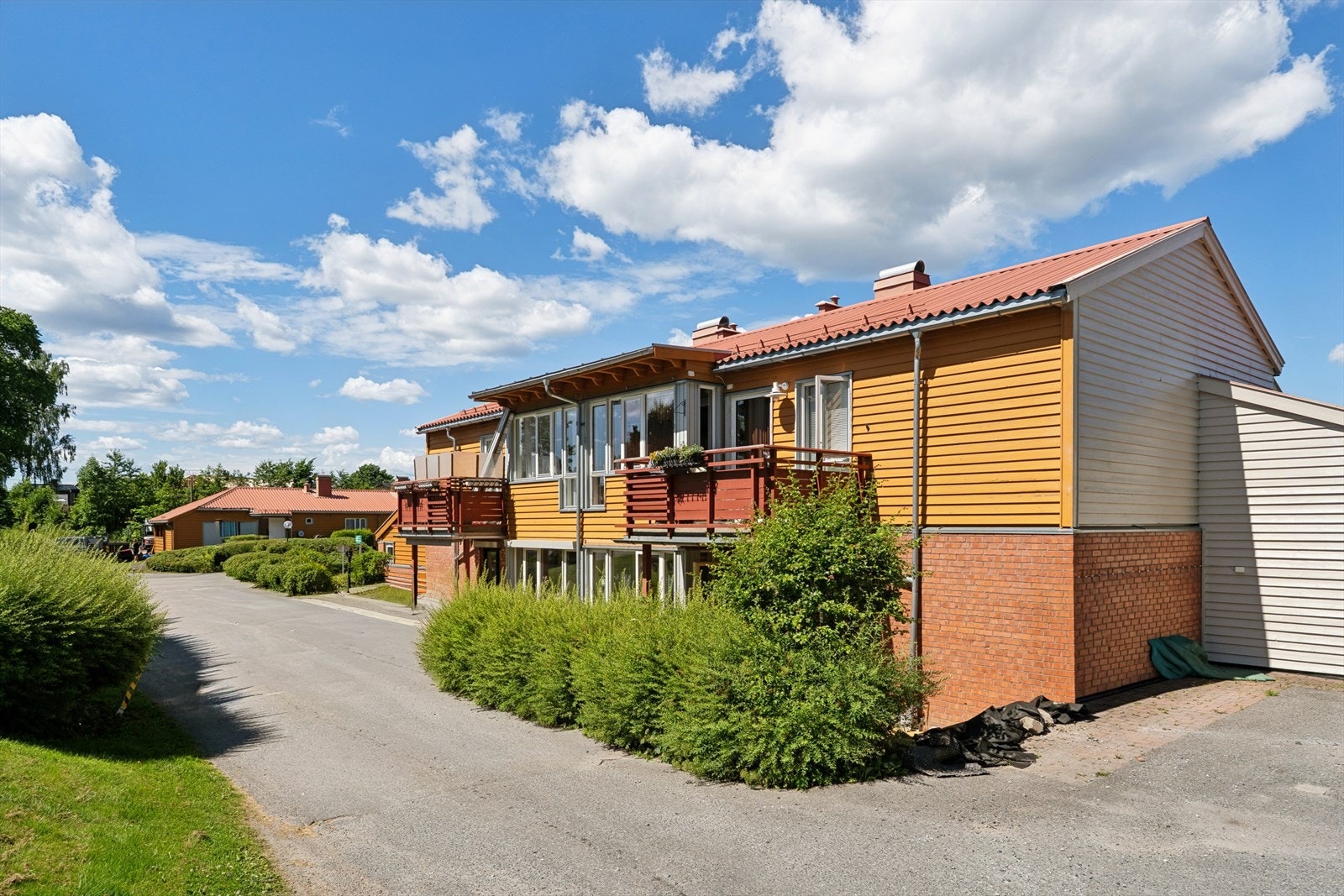 Nathaniel Andersen v/DNB Eiendom har gleden av å presentere Skrukkerødtunet 14A - En praktisk og lettstelt 2-roms seniorleilighet (50+) med livsløpsstandard i 1. Galleribilde