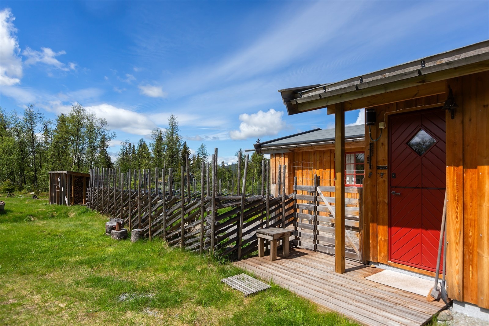 Her kan du nyte stillheten, de gode solforholdene og den flotte utsikten mot blant annet Skaget i nord. Galleribilde