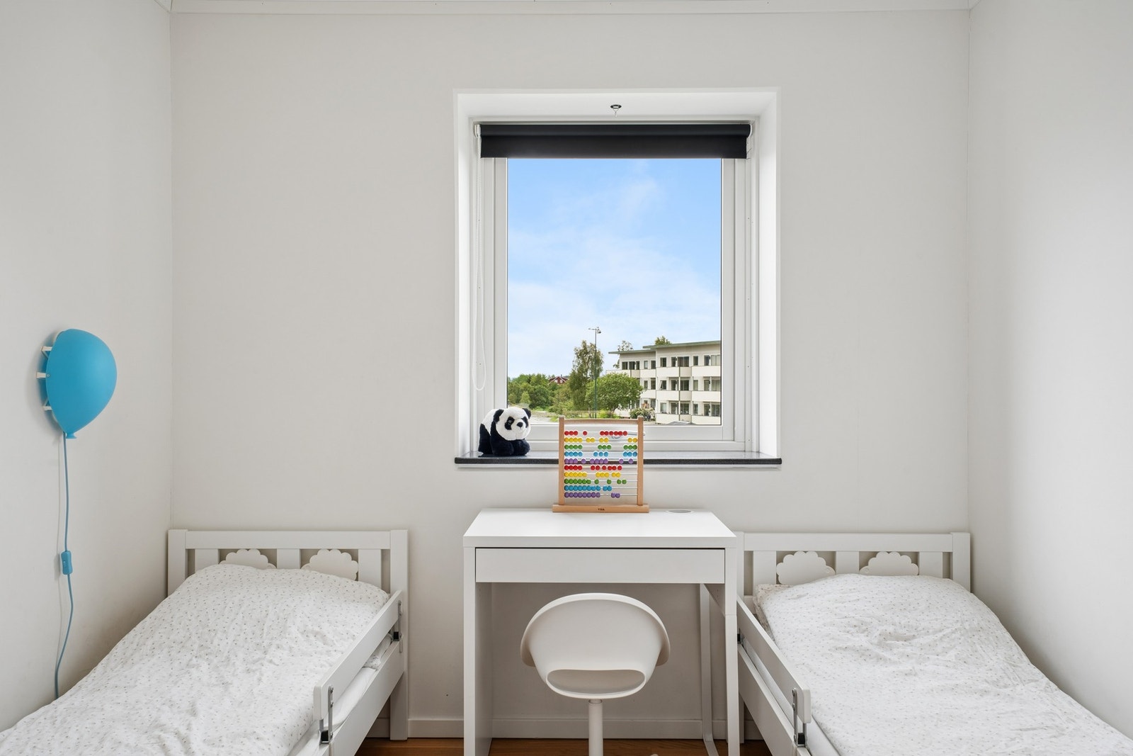 Et av soverommene, ideelt som barnerom eller kontor. Galleribilde