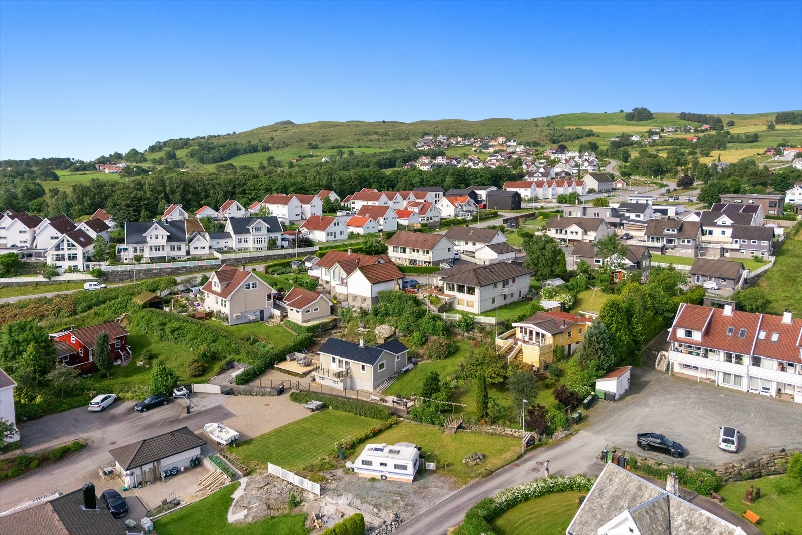 Eiendommen ligger på Rennesøy, omtrent 20-25 minutters kjøring fra Stavanger sentrum. Galleribilde