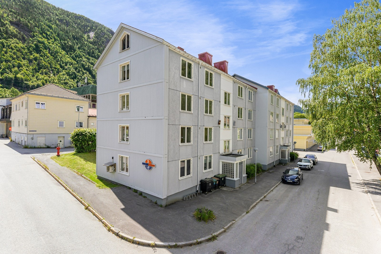 Fasade med inngangsparti Galleribilde