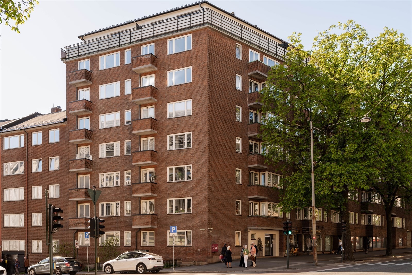 Alt du trenger rett utenfor døren! Fra Bygdøy allé 20 har du kort vei til både Gimle kino, Frognerparken og et mangfold av gourmetrestauranter. Her får du den perfekte miksen av urbant liv og rolig atmosfære. Galleribilde