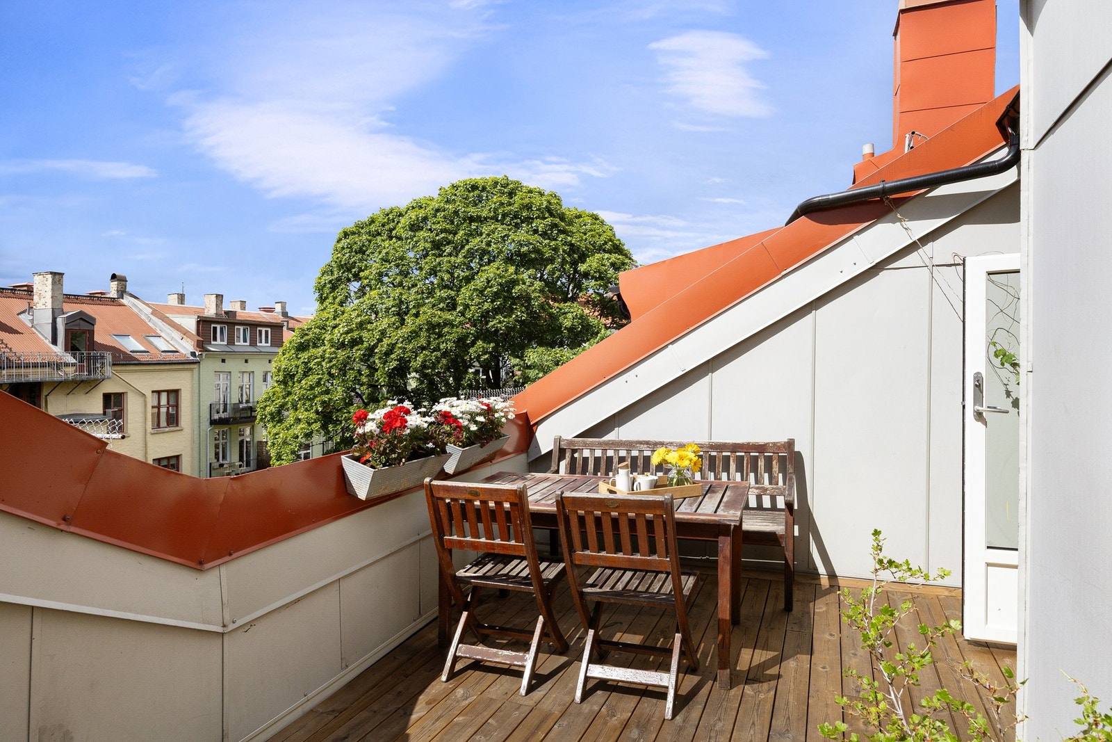 Borettslaget har en felles takterrasse til glede for andelseierne Galleribilde