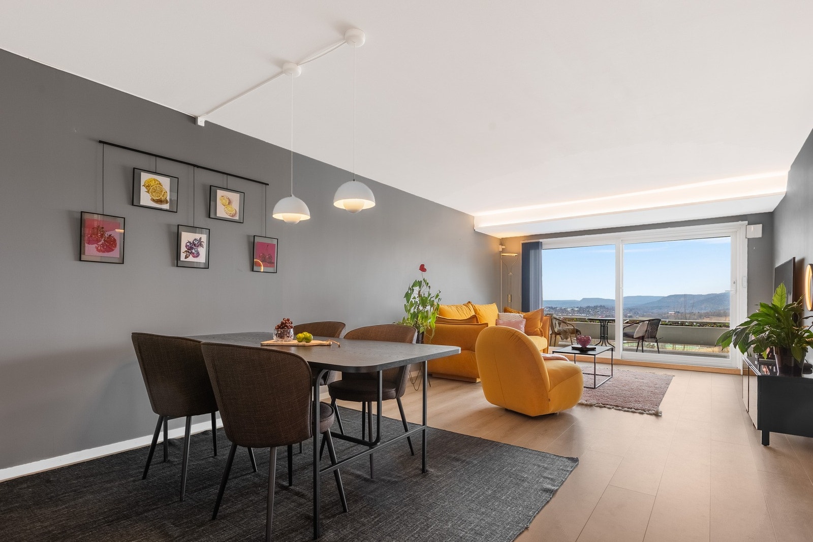 Lys og velholdt leilighet i et rolig og hyggelig borettslag. Galleribilde