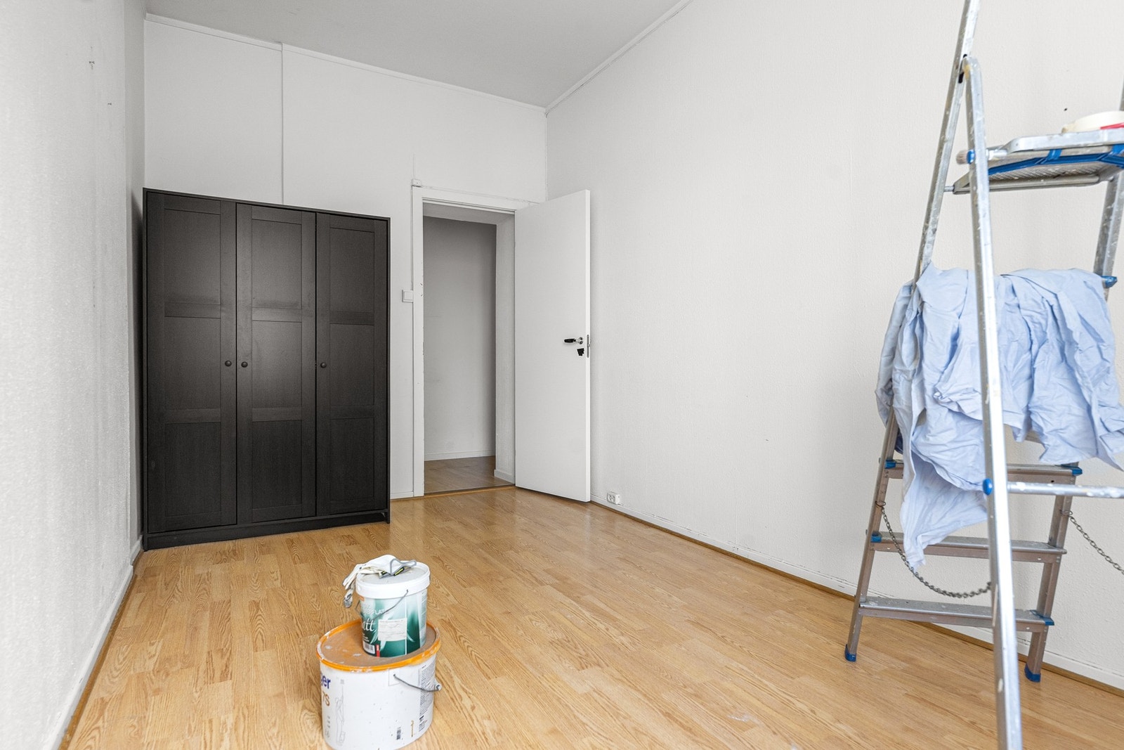 Soverom med god takhøyde og gode innredningsmuligheter Galleribilde