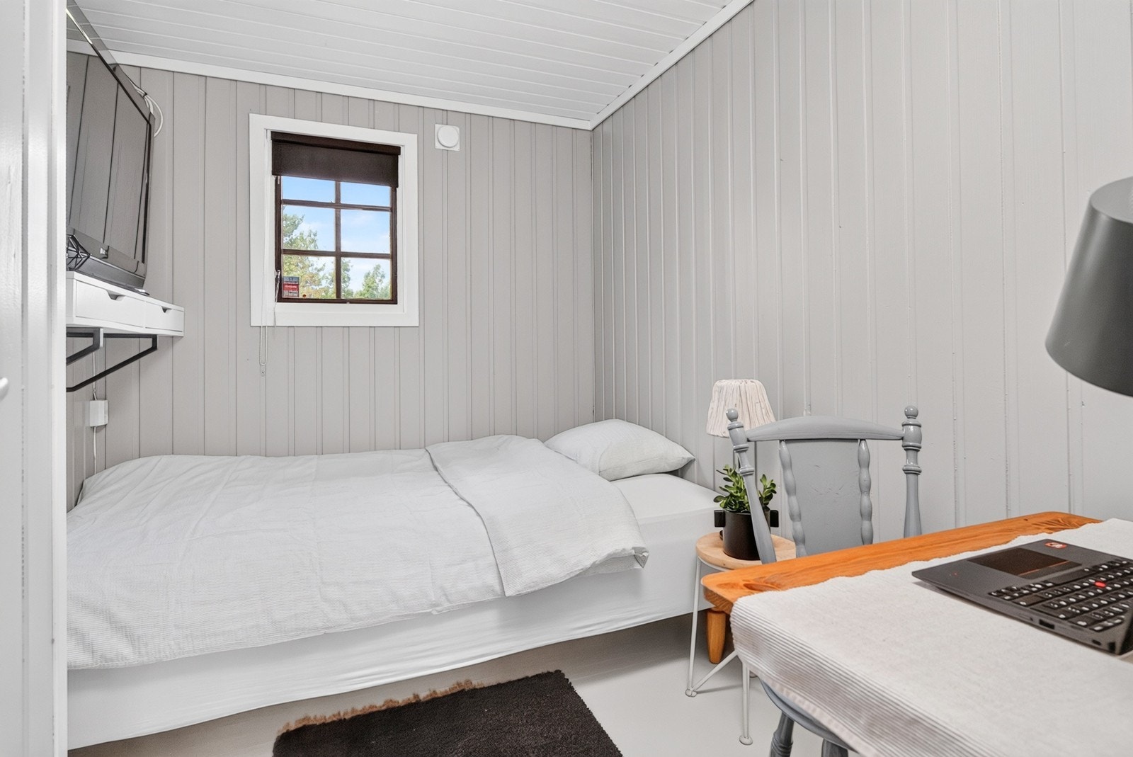 Begge soverom har lystette rullegardin Galleribilde