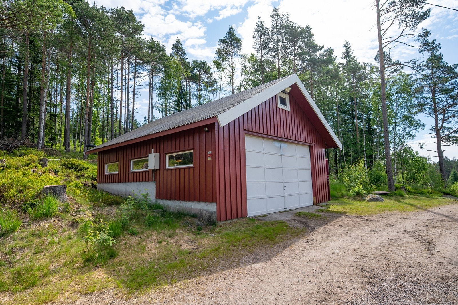 Bruksrett til romslig garasje, gjeldende frem til år 2117 Galleribilde