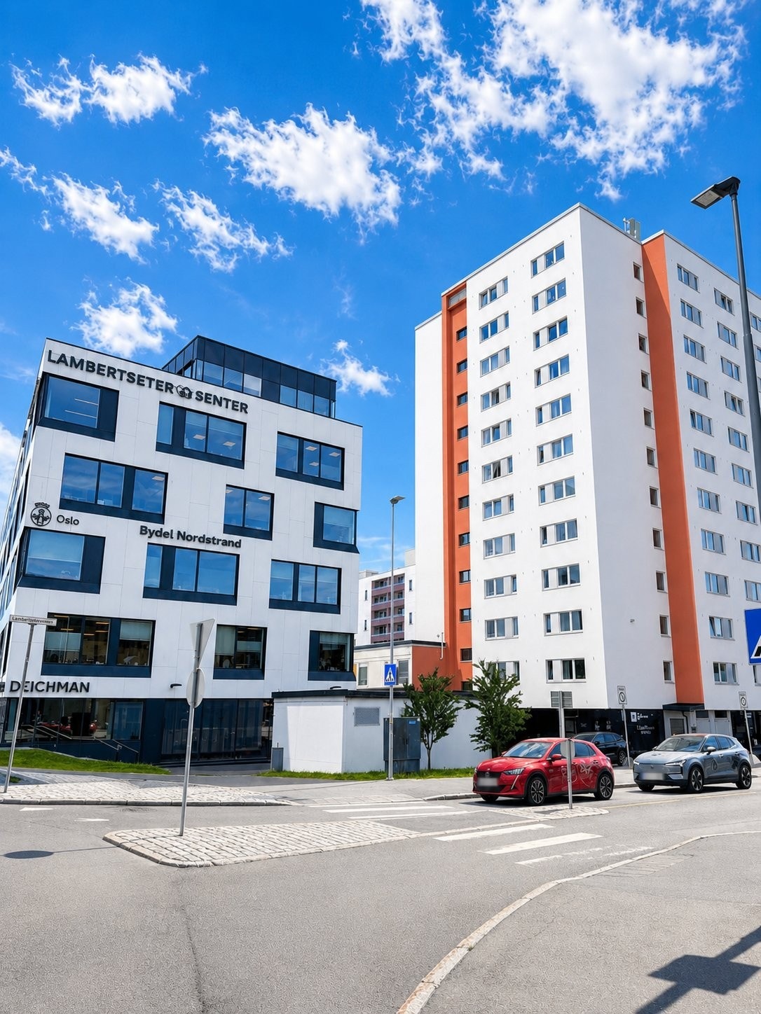 Sentralt beliggende med kort vei til butikker, kollektivtransport og servicetilbud. Galleribilde