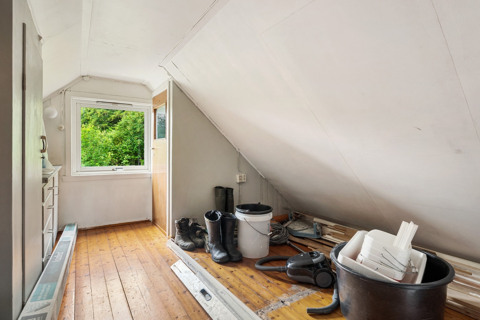 Mellomgang, loftstue Galleribilde