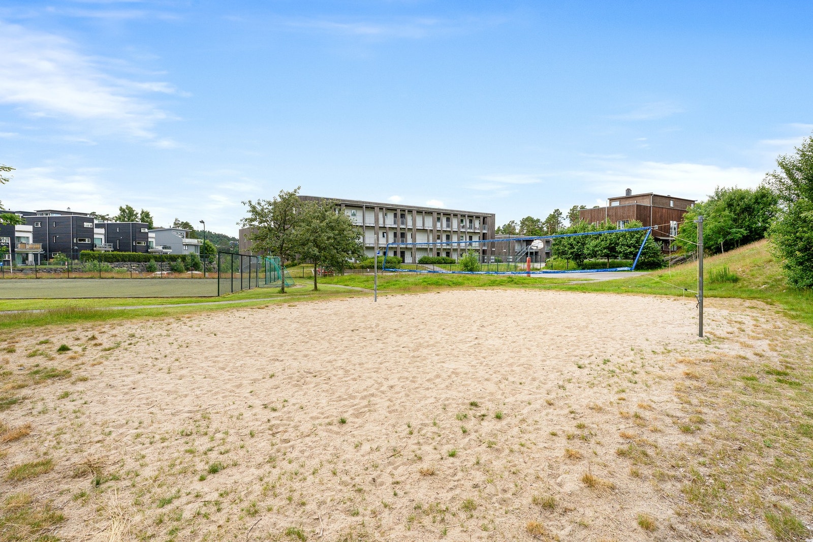 Sandvolleybane og fotballøkke Galleribilde