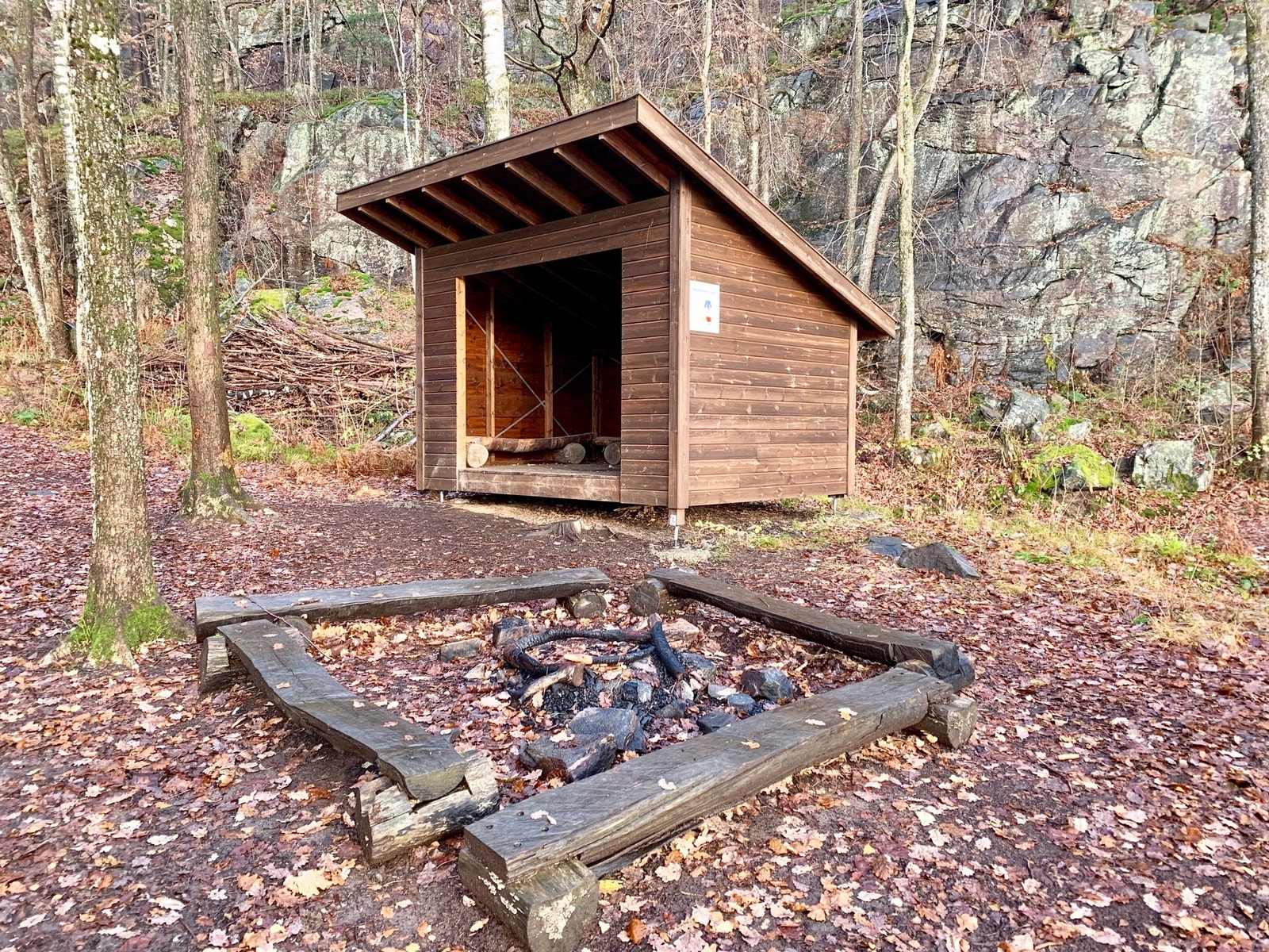 Gapahuk for området Galleribilde