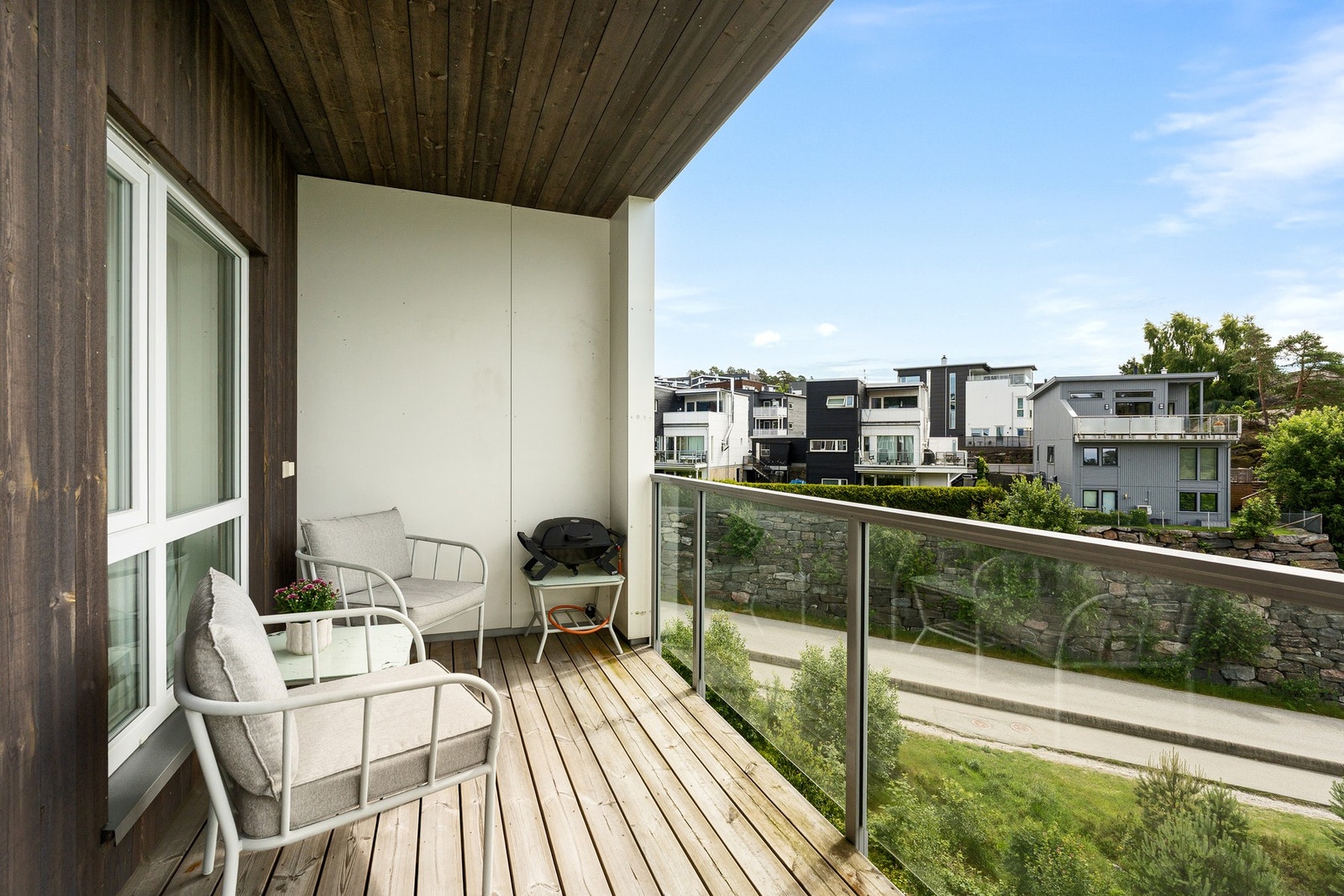 Overbygd veranda med fin utsikt Galleribilde