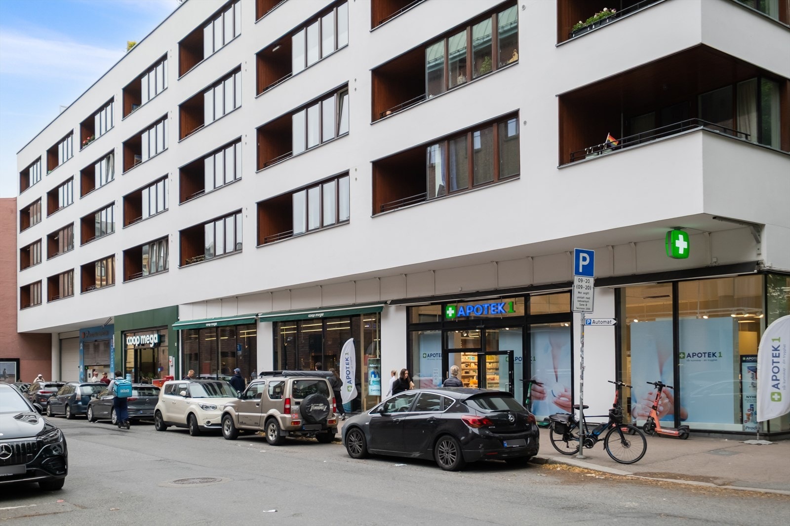 Fra leiligheten er det kort avstand til blant annet til Coop mega, Apotek1 og Sats Bislett. Galleribilde