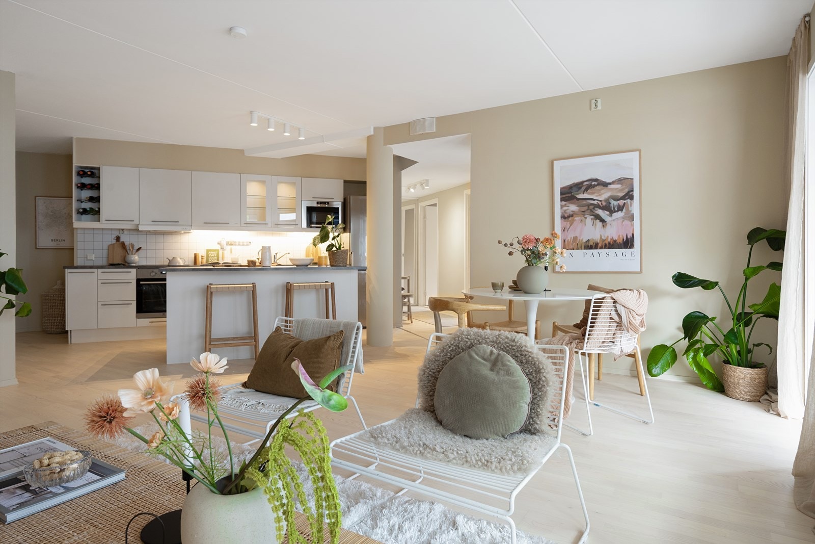 Nydelig bolig med mange innrednings-muligheter og store, gode rom Galleribilde