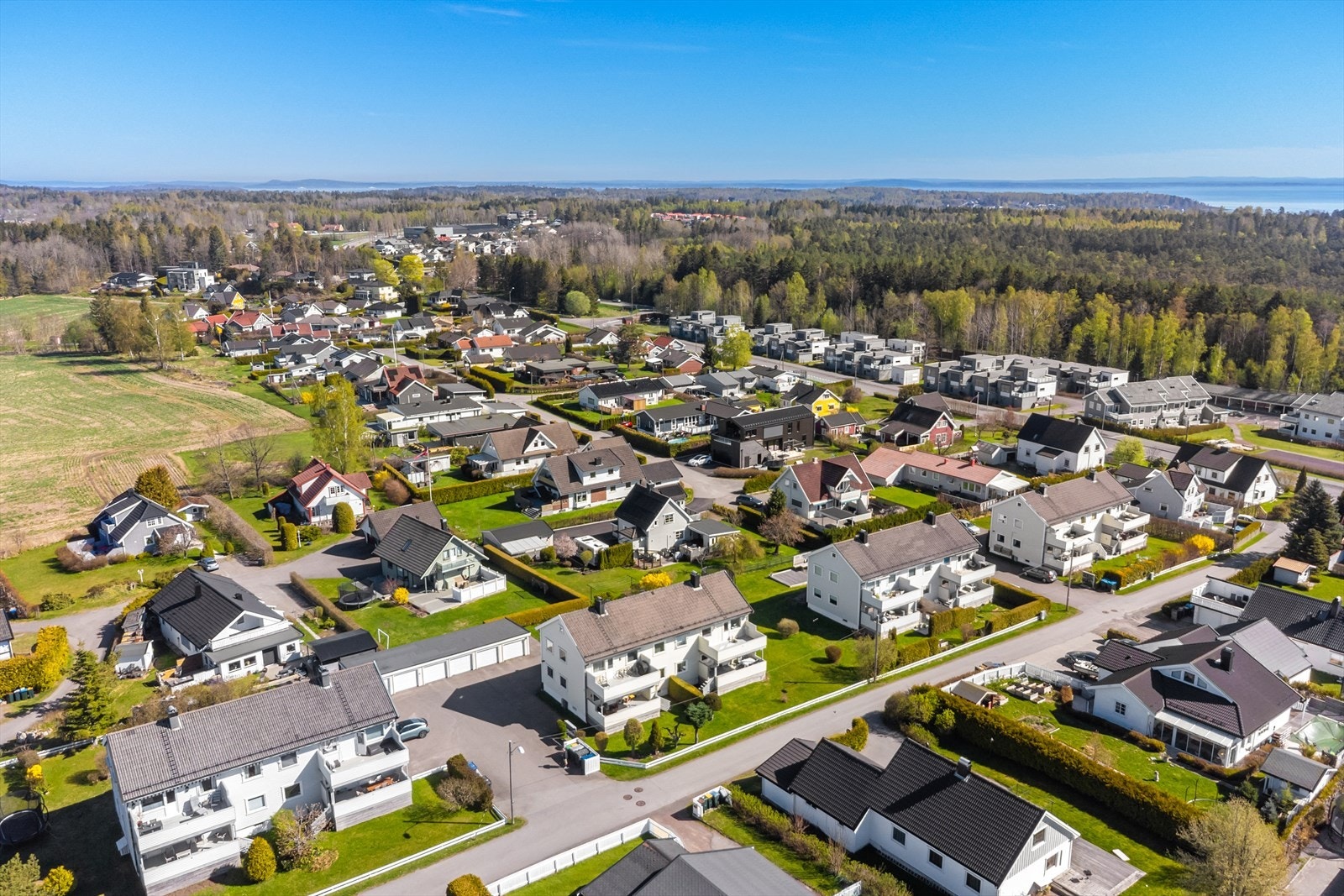 Eiendommen ligger sentralt på Gauterød, med kort vei til både Tønsberg sentrum og populære Ringshaugstranda. Galleribilde