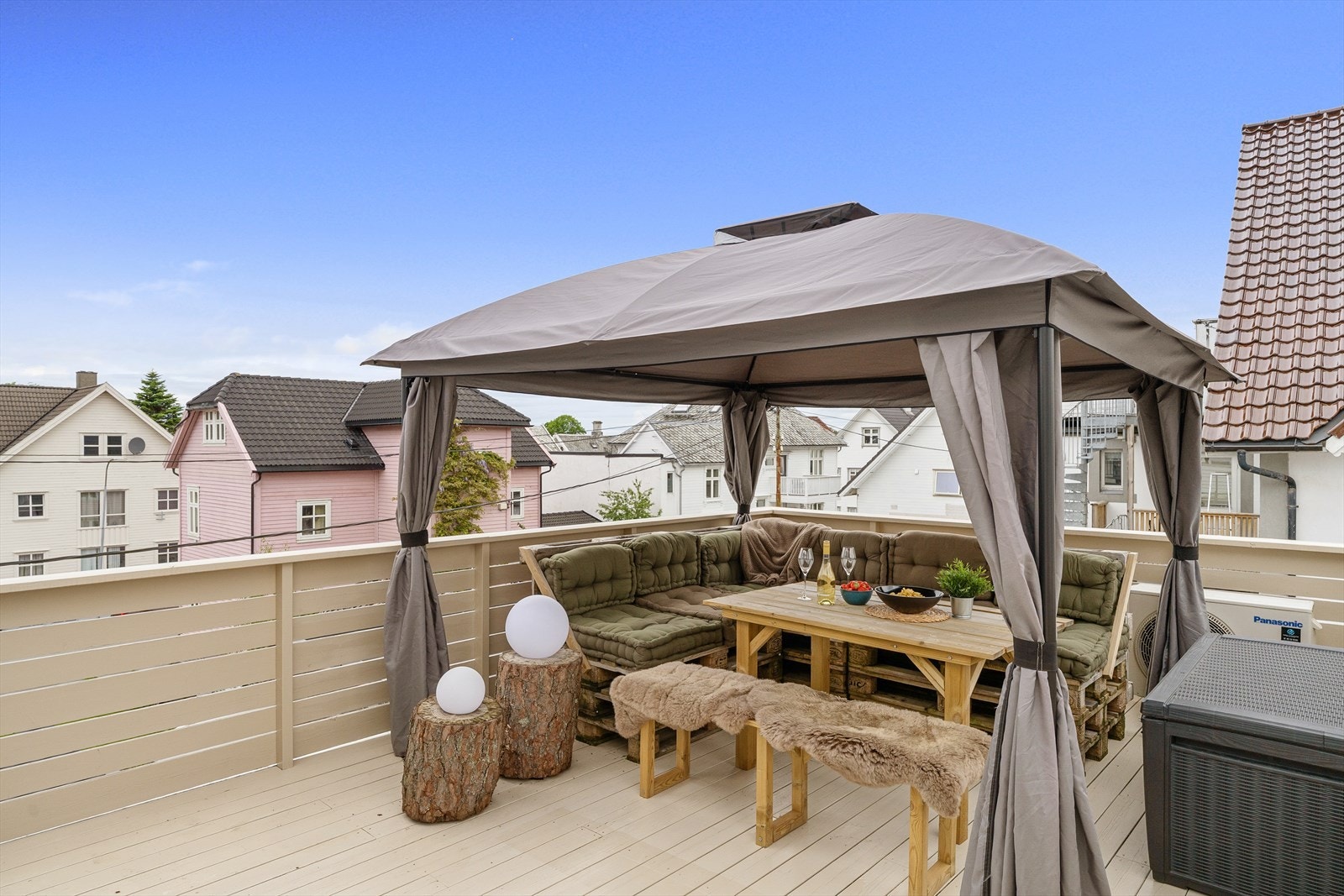 Romslig privat takterrasse Galleribilde
