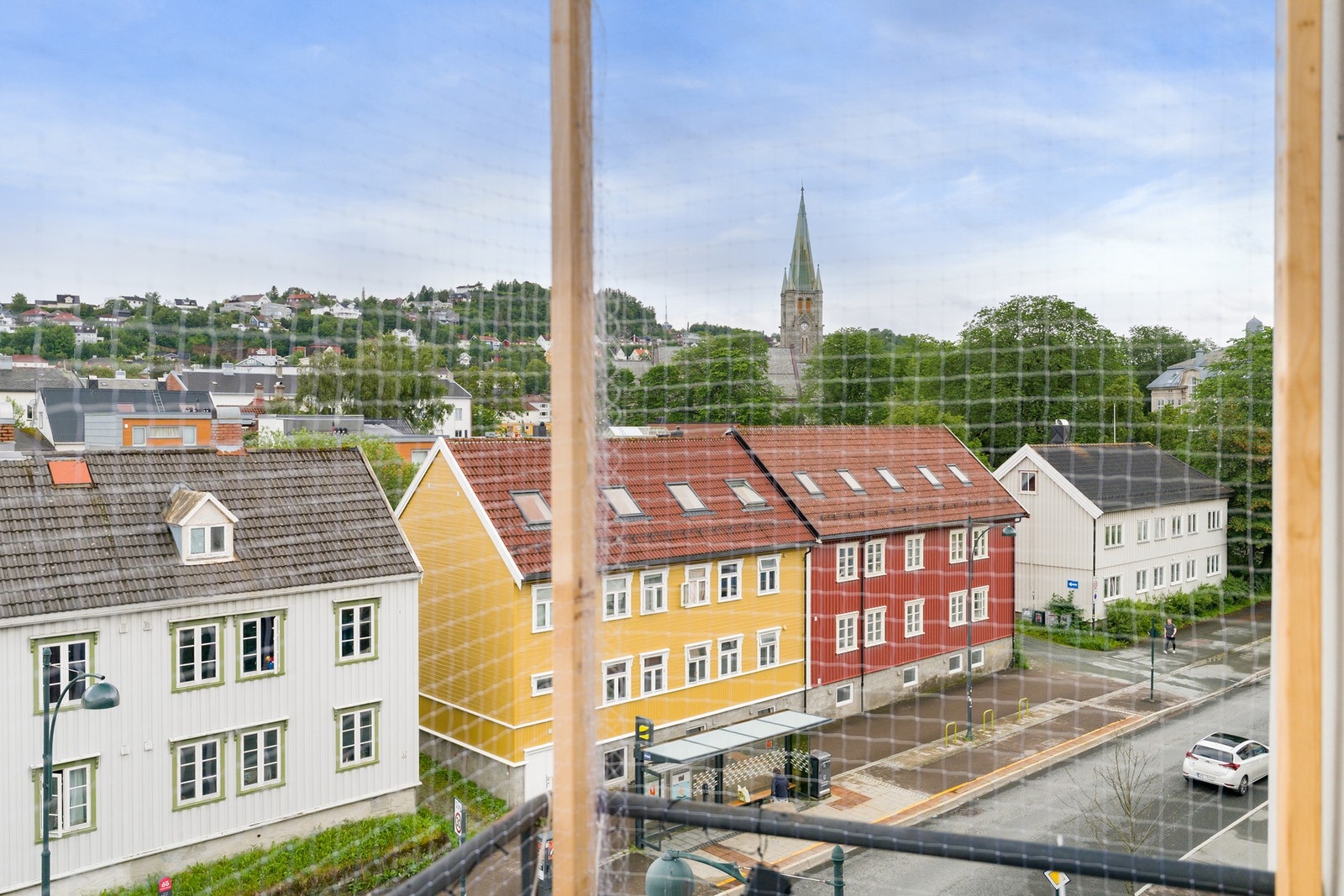 Beliggenheten i 4.etasje sørger for herlig utsikt utover nærområdet. Galleribilde