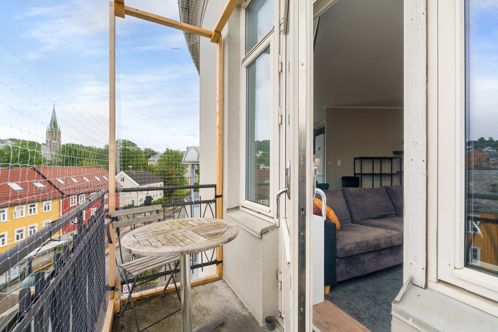 Plass til et utendørs kaffebord. Galleribilde
