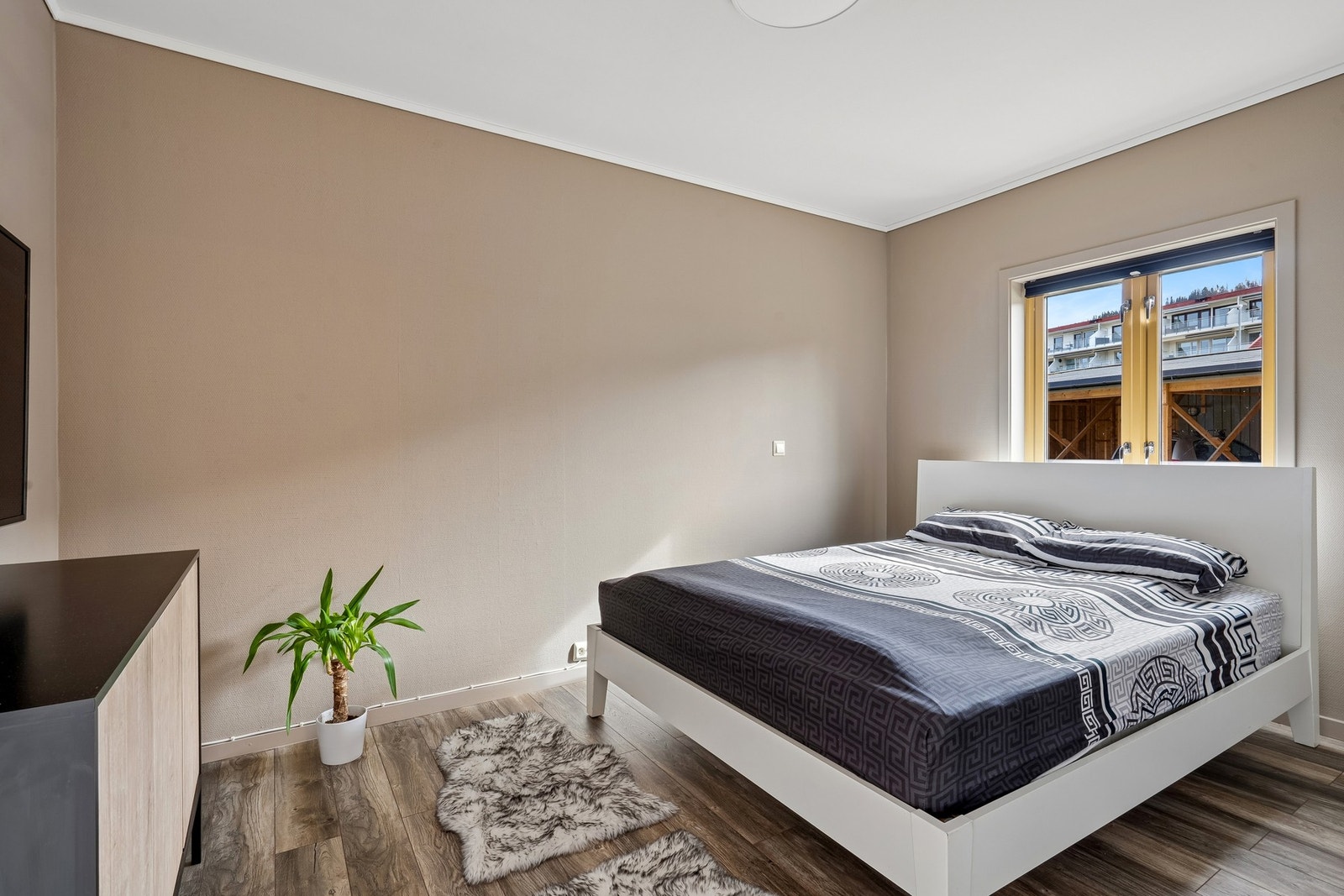 Romslig soverom på 11,1 m². Galleribilde