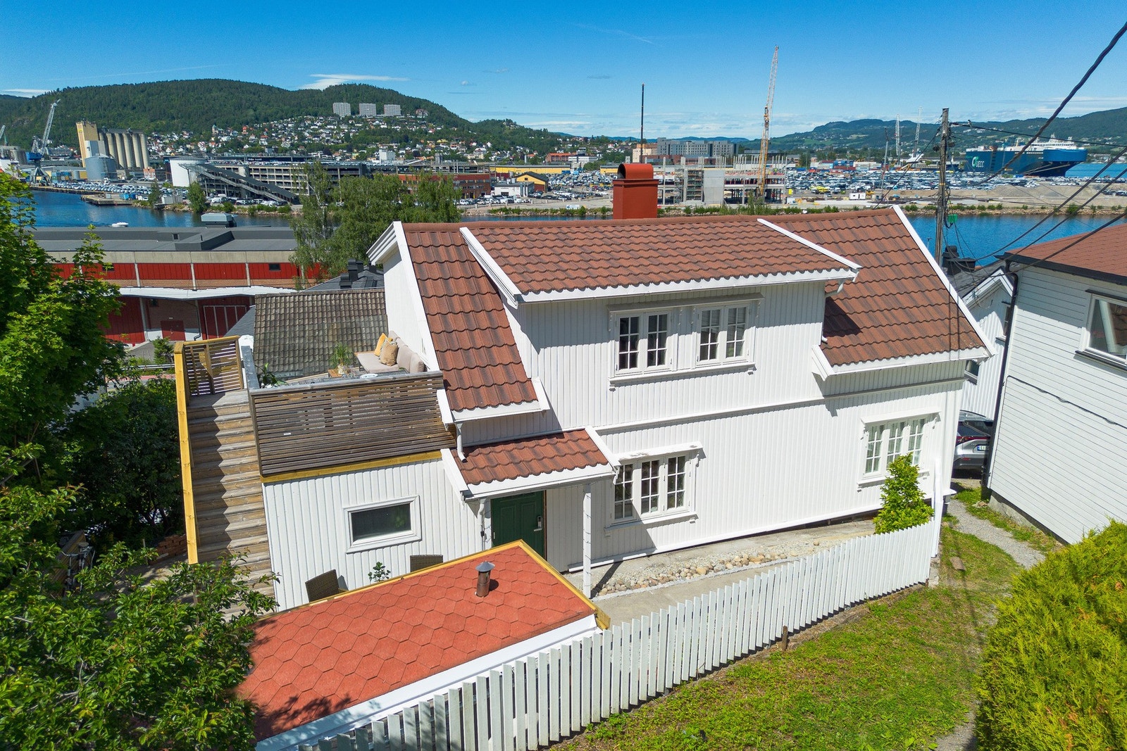 Velkommen til Feierbakken 9. Presentert av Eiendomsmegler MNEF Jørgen Berg. Galleribilde
