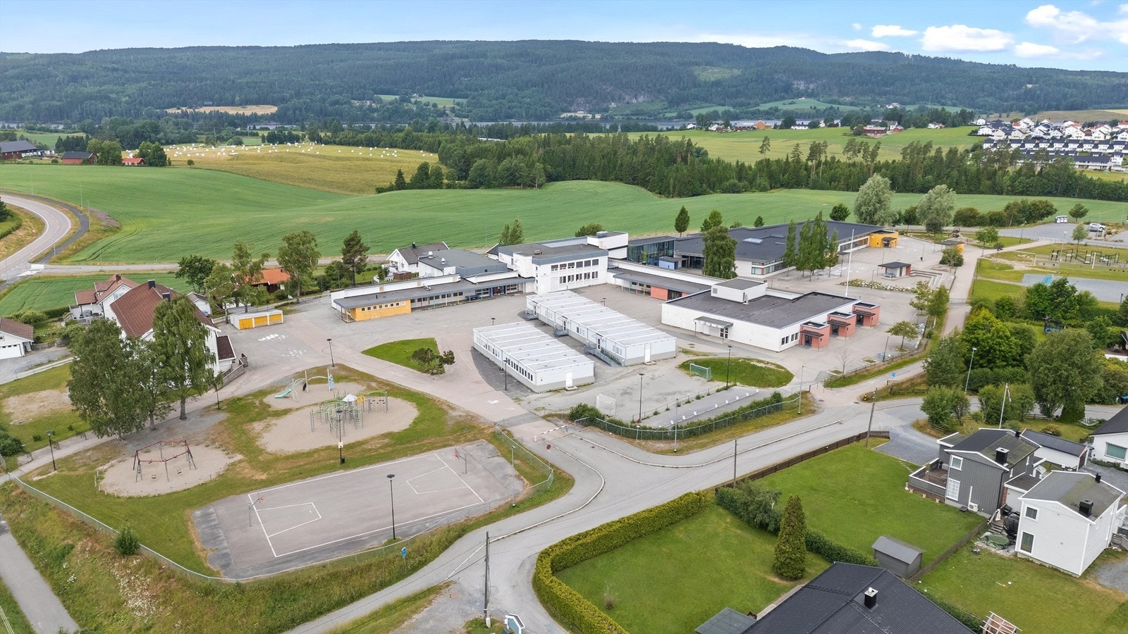 Sørumsand skole og Trikken ballplass ligger kun tre minutters gange unna. Galleribilde